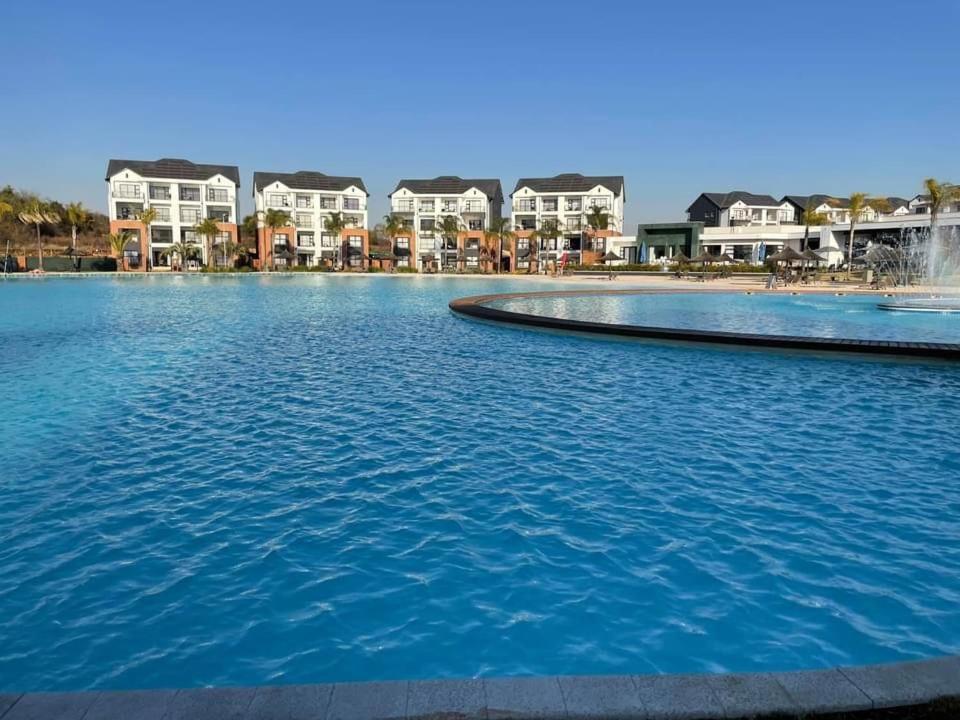 Rnr Crystal Lagoon Apartment Pretoria Luaran gambar